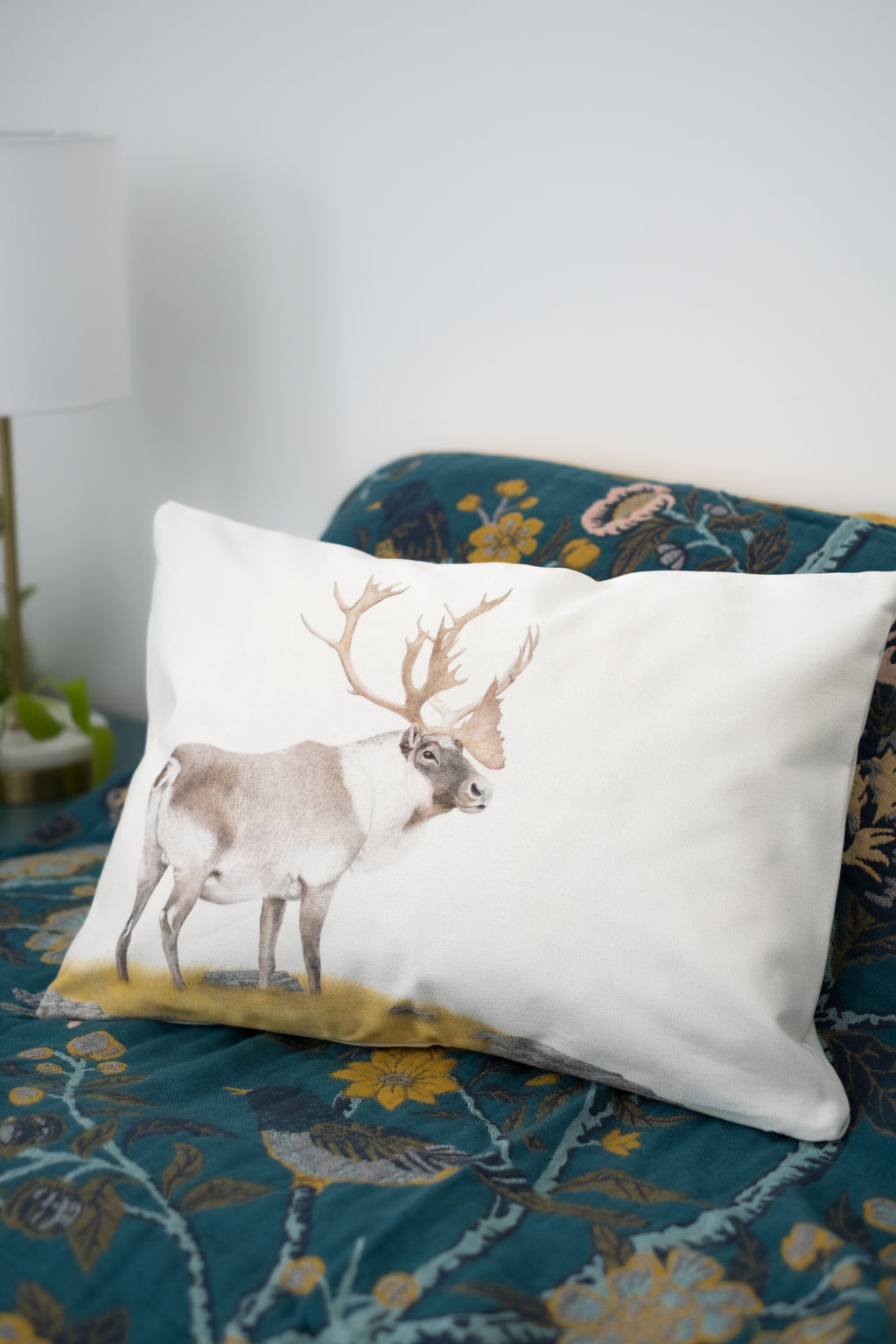 Pillow Case 20" x 14" Cotton Canvas - "His Majesty" Stag Caribou